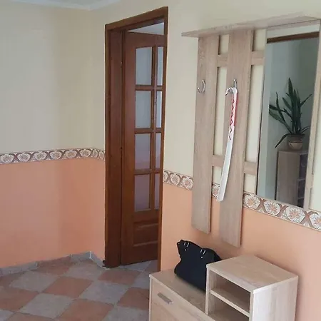 Jooremenyseg Vendeghaz Apartment *