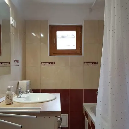 Jooremenyseg Vendeghaz Apartment *