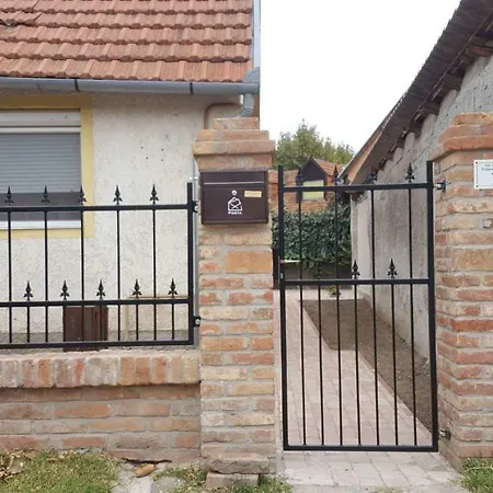 Jooremenyseg Vendeghaz Apartment Siklos